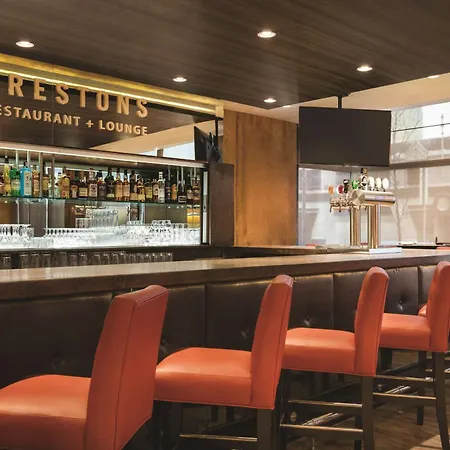 Coast Edmonton Plaza Hotel By Apa-3