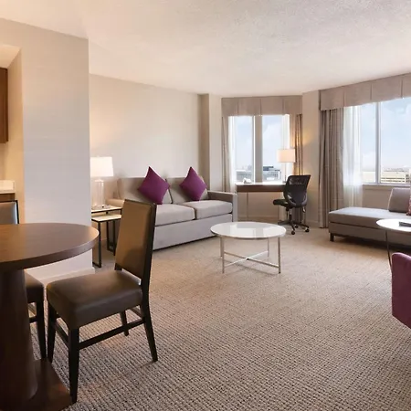 Coast Edmonton Plaza Hotel By Apa-2